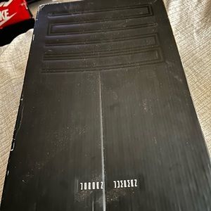 Cap n gown Gamma , size 9 like new only worn three times